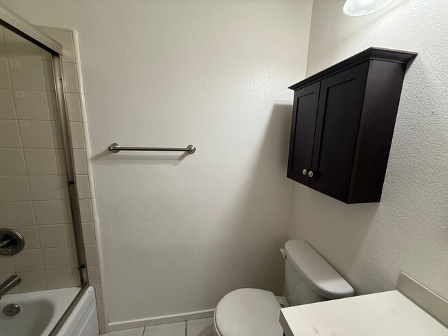 Photo - 2824 I St Unit 001