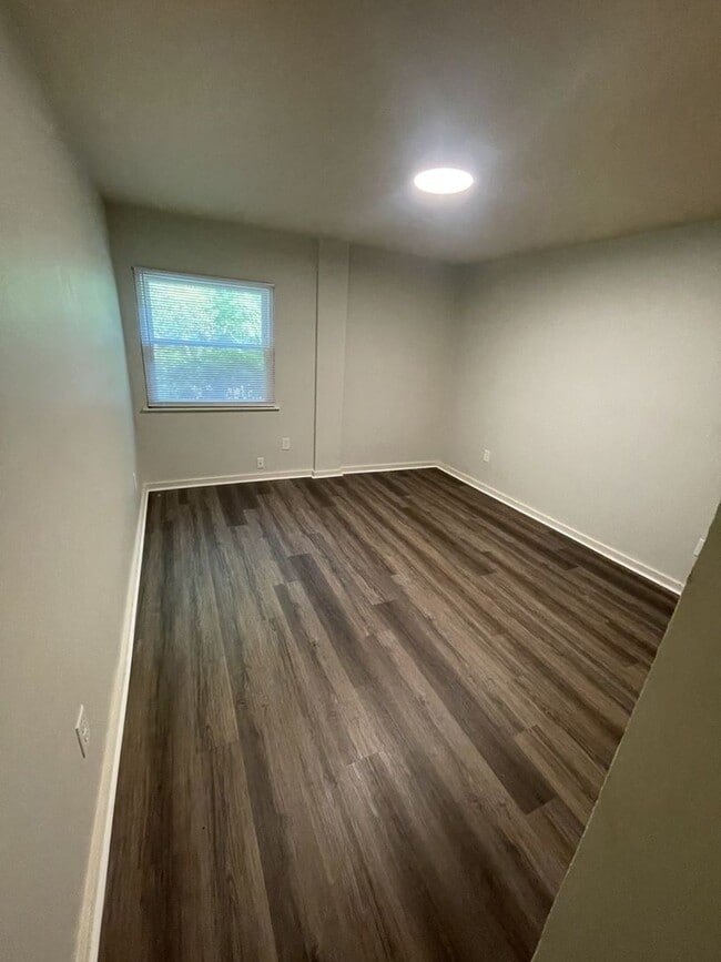 Photo - 3 bd 1.5 ba Condo