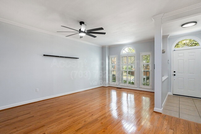 Photo - 6107 Summer Park Ln