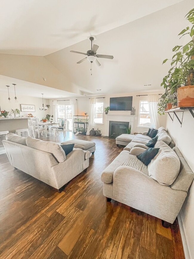 Photo - 4 Bedroom Swansboro Home for Rent