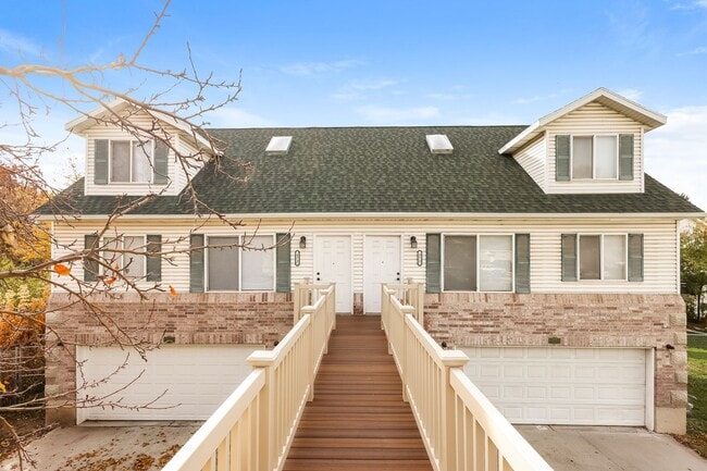 Building Photo - Sullivan Duplex Unit 873