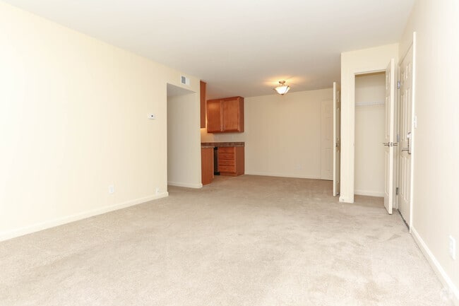 2BR, 1BA - 801 SF - Living Room