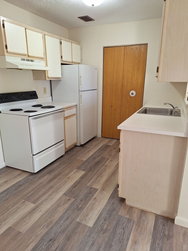 Deer Creek Apartments