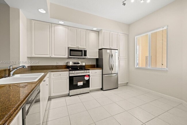 Photo - 17 Harbour Isle Dr W Unit 103