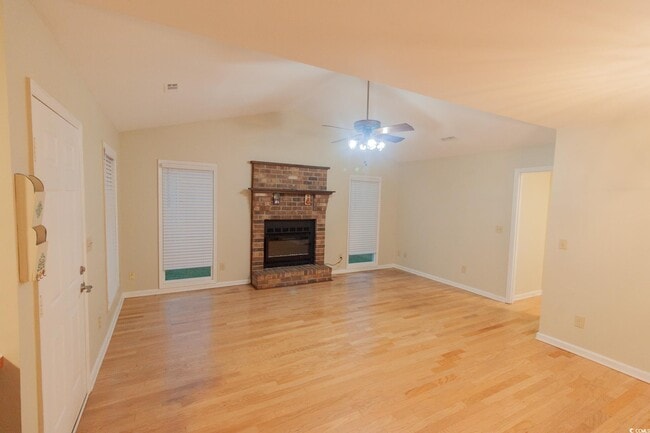 Photo - 1335 Melanie Ln