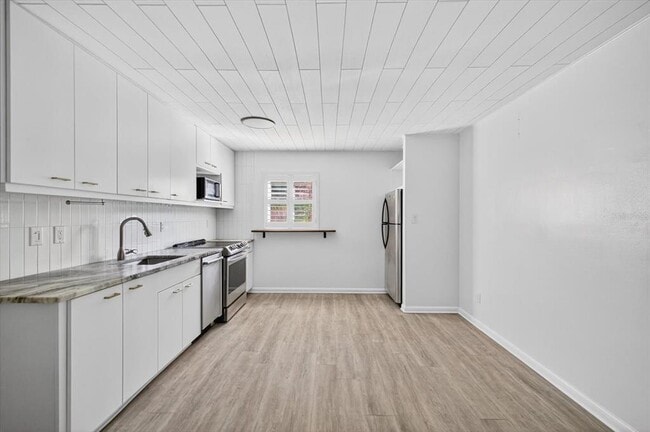 Photo - 2808 W Azeele St Unidad 205