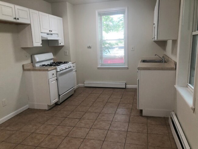Photo - 1052 Garfield Ave