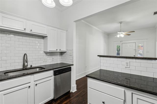 Photo - 820 W 10th St