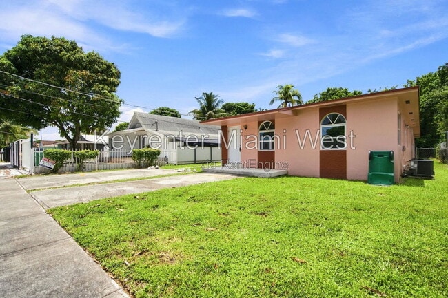 Building Photo - 872 NW 108th St Unit 1