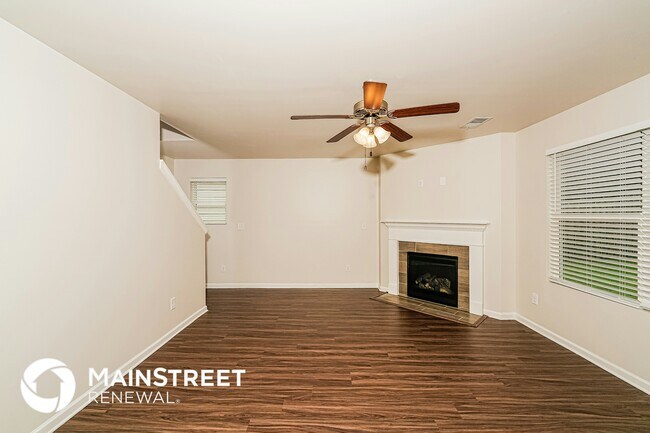 Photo - 180 Belmont Way