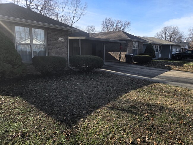 Photo - 2060 E Belmont St