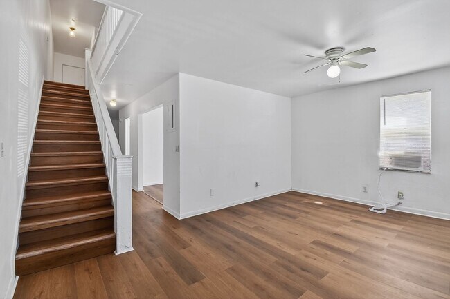 Photo - 635 6th St Unidad 635