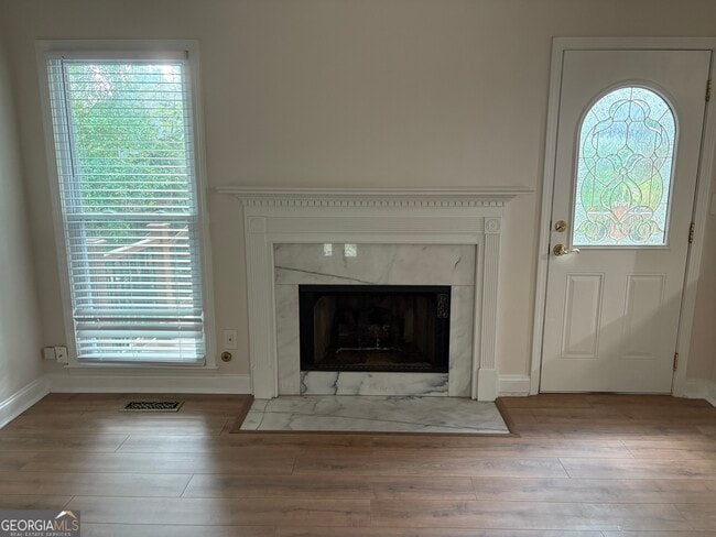 Photo - 4747 Julian Way