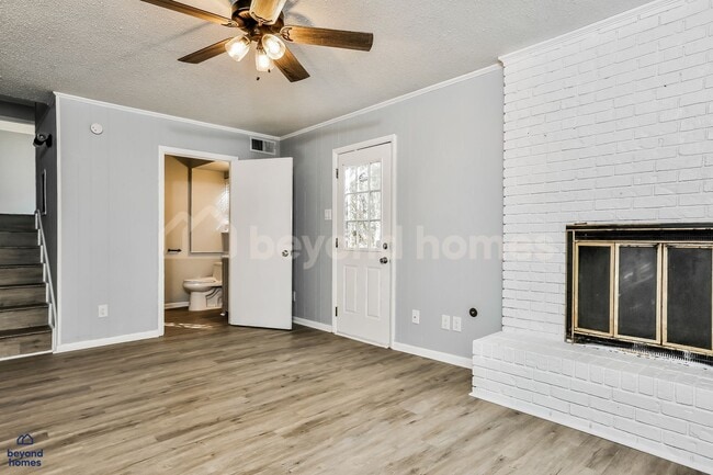 Photo - Beautifully Modernized Home with 3 bedroom / 2 full bath and 1,846 sq feet of space!