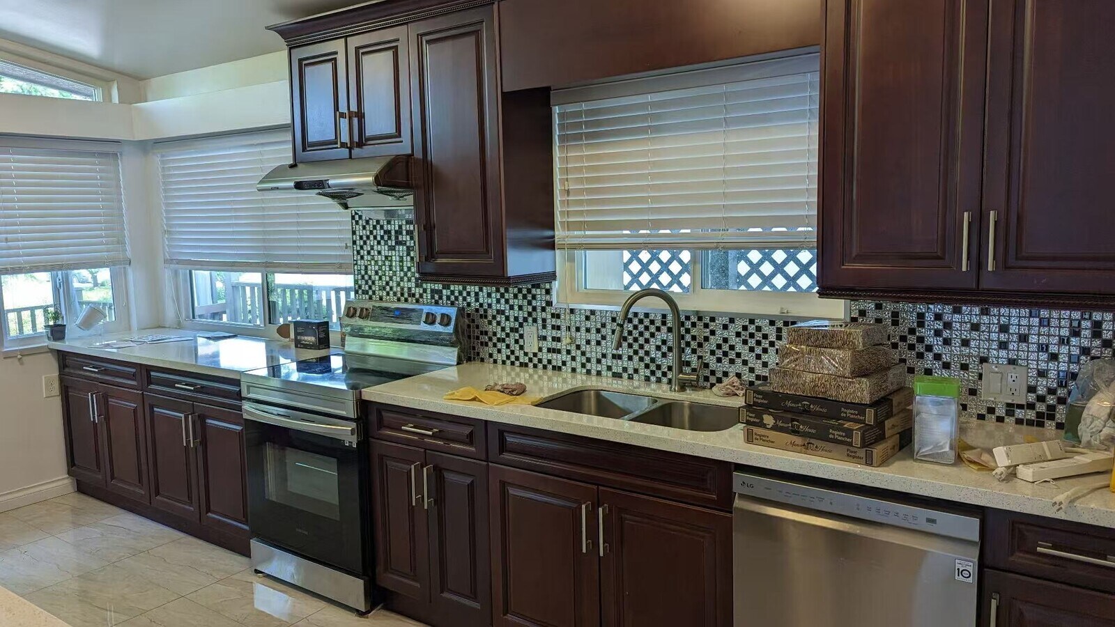 Photo - 7192 Paulus Crescent