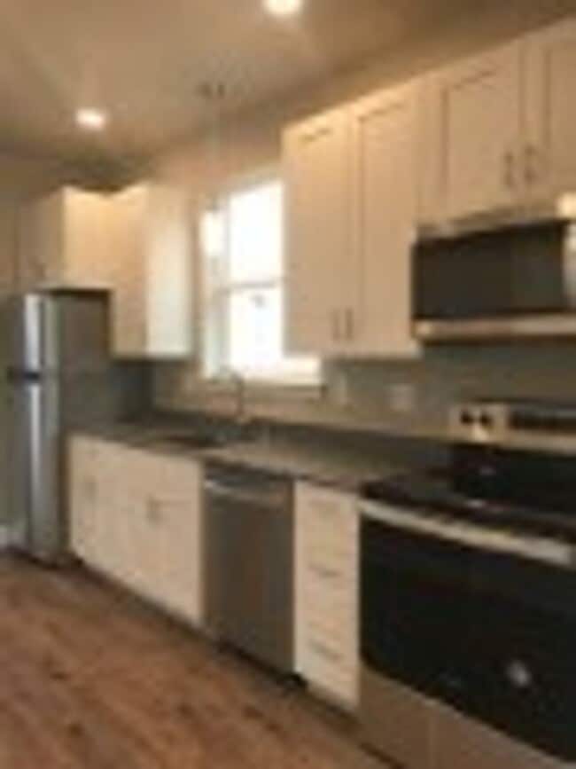 Photo - 1892 Front St Unit B