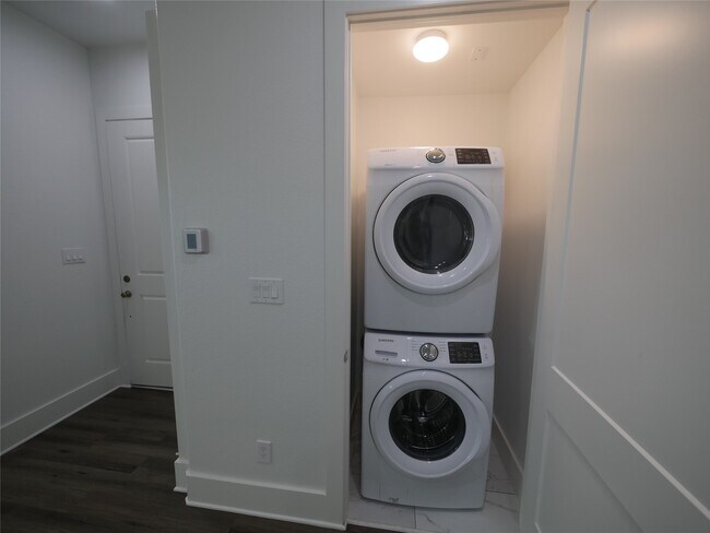 Building Photo - 9013 Gabriel St Unit C Rental
