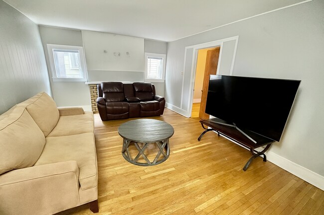 Photo - 920 Dewey Ave Unit 01