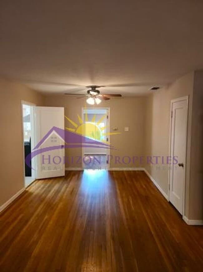 4570 Orinda Way