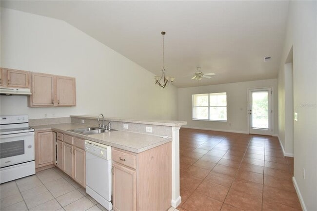 Photo - 30 Eton Ln