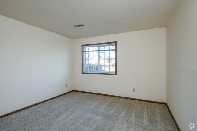 2 BR, 2 BA - 1,100SF