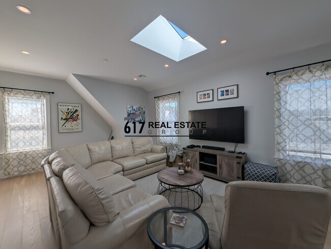 Photo - 51 Fairbanks St Unidad 3