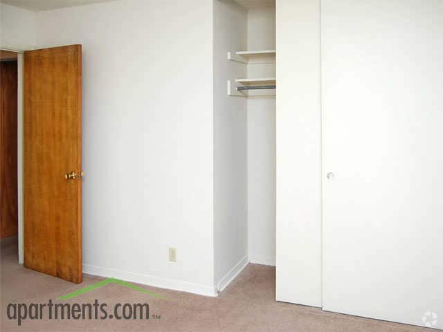 Second Bedroom - Brambury Ridge Apartments