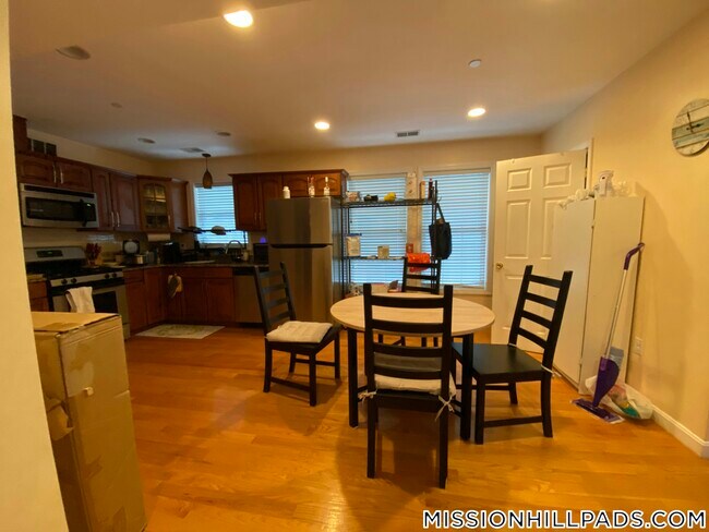 Photo - 207 Hillside St Unit 2