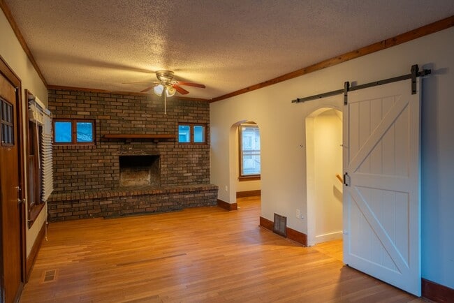 Photo - Move In Ready Home by Wesley Hospital!