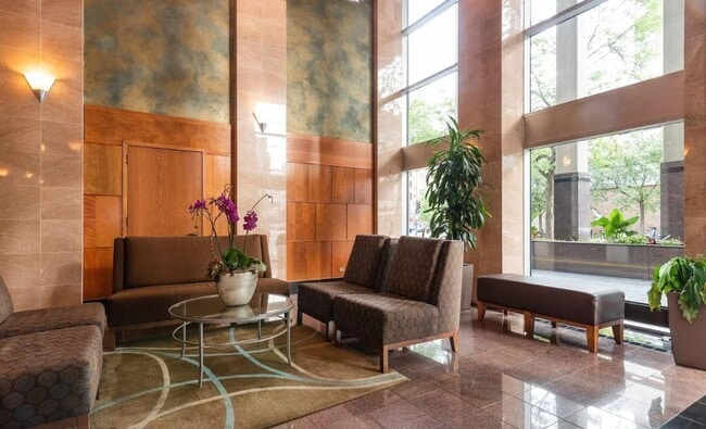 Photo - 1122 N Clark St Unit 1510
