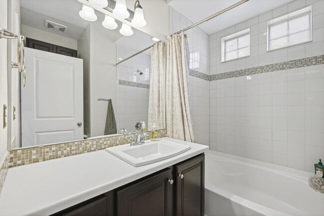 Photo - 4854 Saddlewood Circle