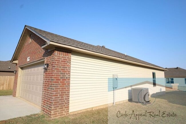 Photo - Move in special $900!! Beautiful new construction 3 bed / 2 bath home - Lake City