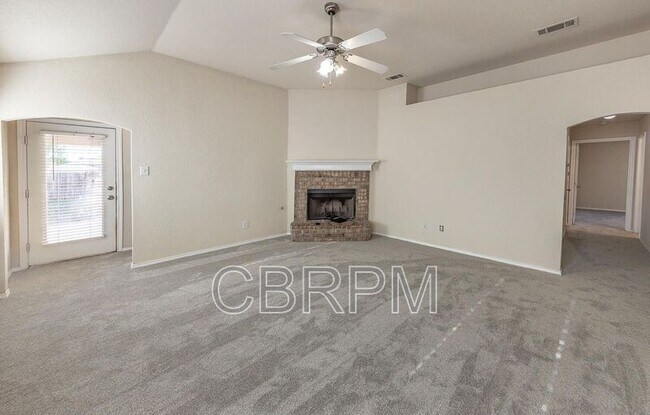 Photo - 4805 Jarvis St