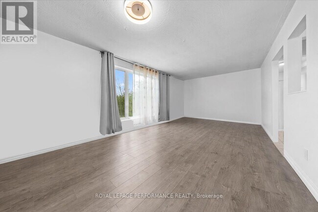 Photo - 1702 Russell Rd Unit 2