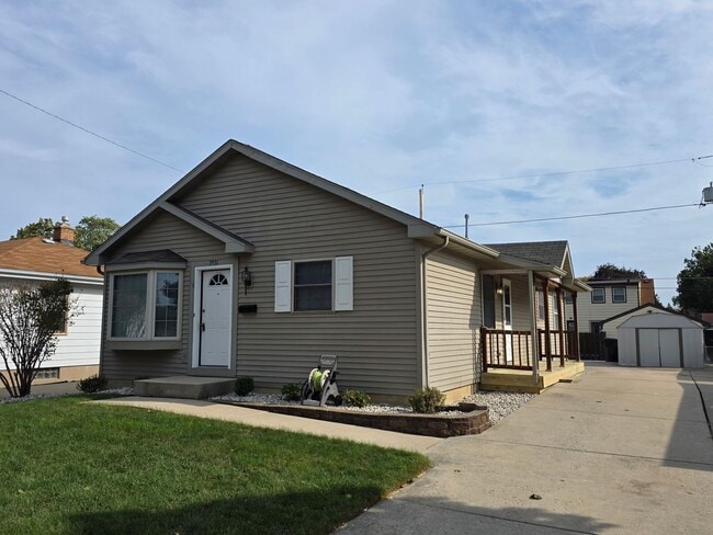 Photo - Southside Kenosha 4 bedroom