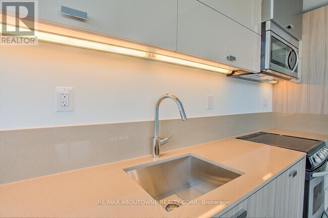 Photo - 290 Adelaide St W Unité 802