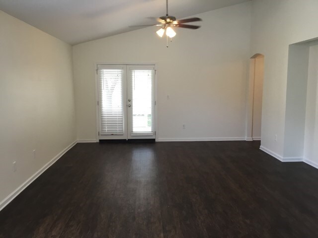 Photo - 1789 Keswick Rd