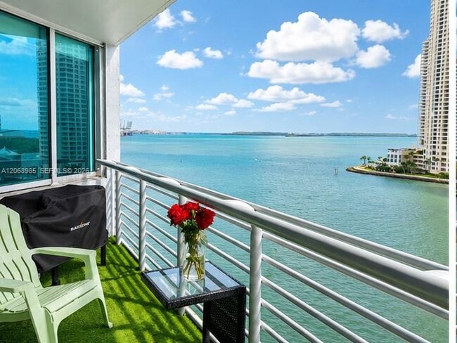 Photo - 335 S Biscayne Blvd Unidad 1005