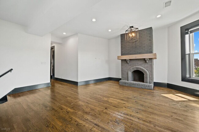 Photo - 3513 N Sheffield Ave