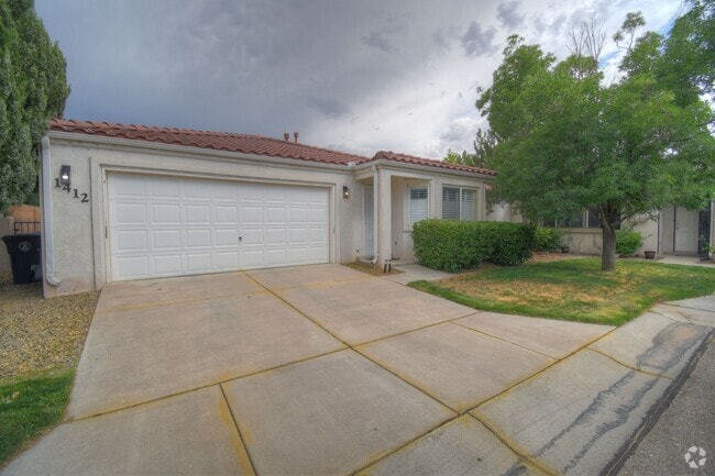Building Photo - Adorable 2 Bedroom, 2 Bathroom, 2 Car Gara... Rental