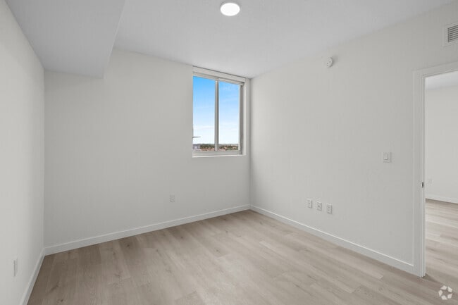 1BR, 1BA- 618SF - Bedroom