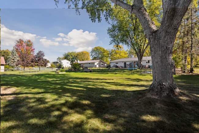 Photo - 2093 Tunis Rd