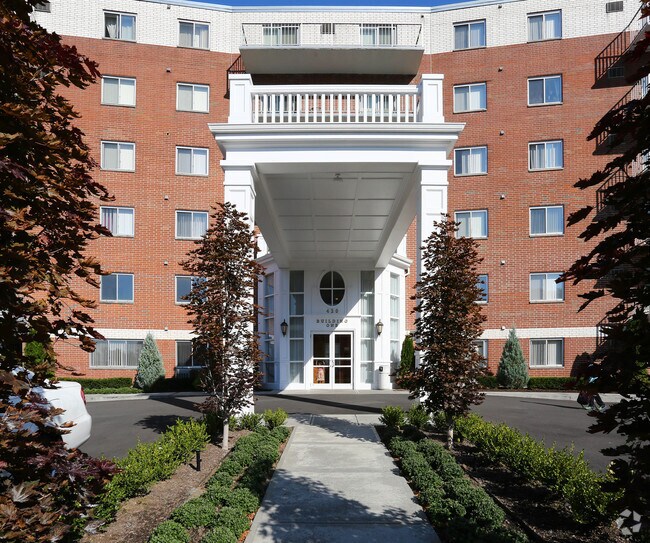 Towers of Colonie Apartments For Rent in Albany, NY
