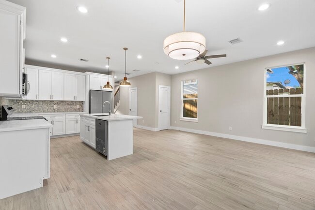 Photo - 404 Forest Hill Blvd