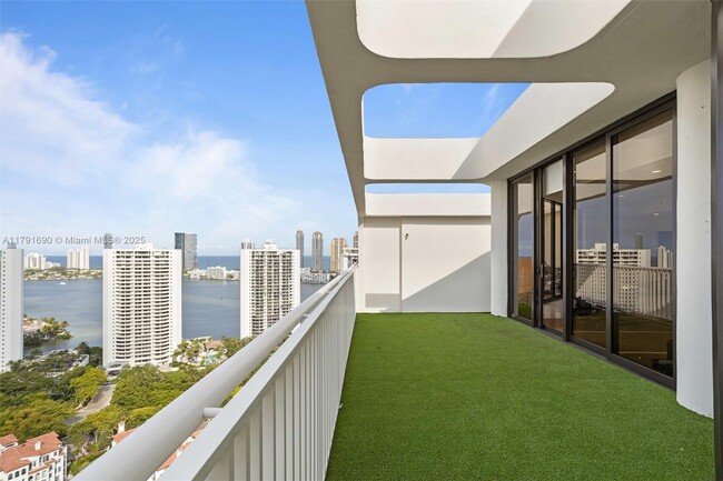 Photo - 2000 Island Blvd Condo Unit PH-5