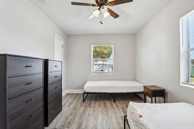 1110 32nd St S Unit 4