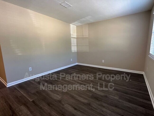 Photo - 132 Stoneybrooks Pl Unidad A