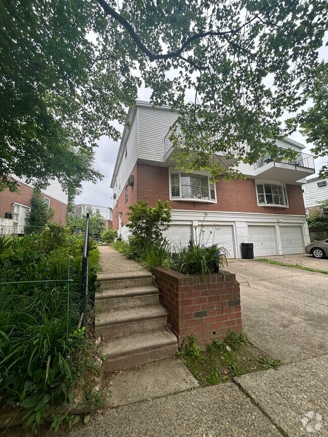 Building Photo - 477 Parlin St Unit #2 Rental