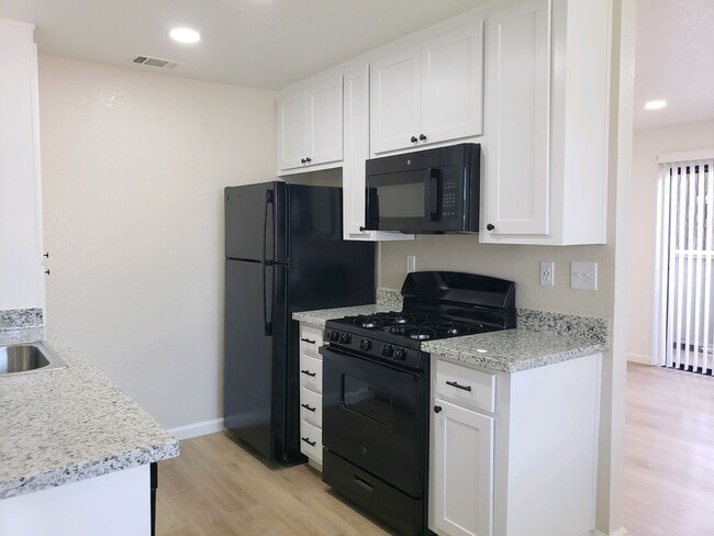 Photo - Manteca Golf and Tennis Villas