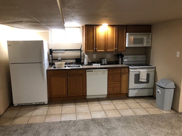 1621 Arapahoe St Unidad Room for rent